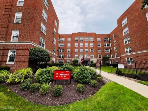 19101 Van Aken Blvd #521, Shaker Heights, OH 44122