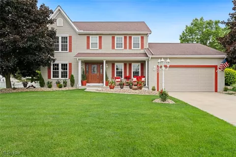 423 Plymouth Ct, Brunswick, OH 44212