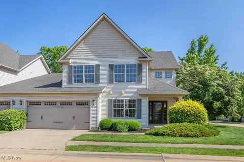 326 Lake Breeze Cv, Eastlake, OH 44095