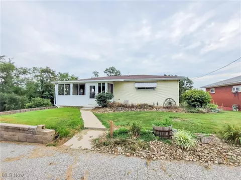 586 Troy Dr, Steubenville, OH 43953
