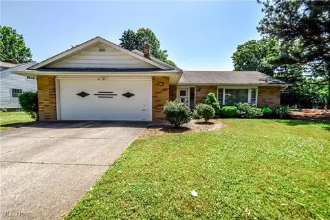 4319 W Bend Dr, Willoughby, OH 44094