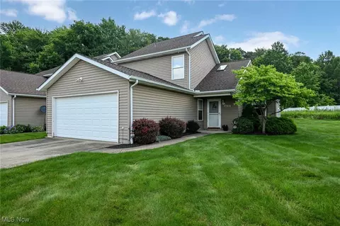 4232 Pine Dr, Rootstown, OH 44272