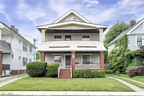 2118 Clarence Ave, Lakewood, OH 44107