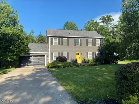 13781 Rustic Dr, North Royalton, OH 44133