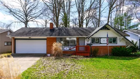 1691 Arthur Dr NW, Warren, OH 44485