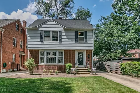 2372 Saybrook Rd, University Heights, OH 44118