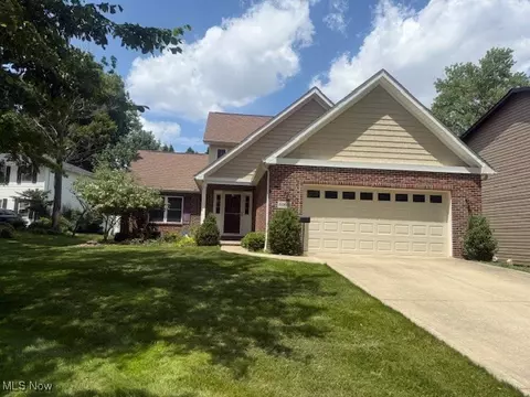 6066 Wilderness Ln, Parma Heights, OH 44130