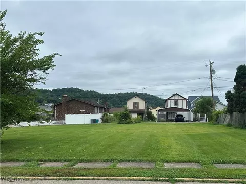 816 Pierce Ave, Toronto, OH 43964