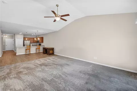 242 Oak Tree Ln, Elyria, OH 44035 photo 13