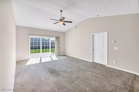 242 Oak Tree Ln, Elyria, OH 44035 photo 15