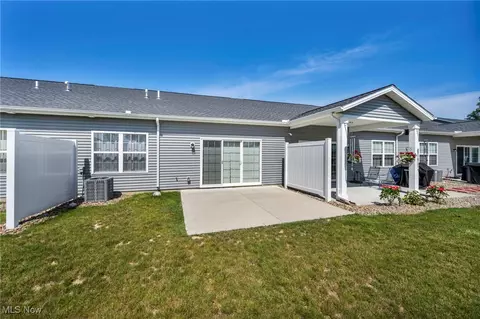 242 Oak Tree Ln, Elyria, OH 44035 photo 25