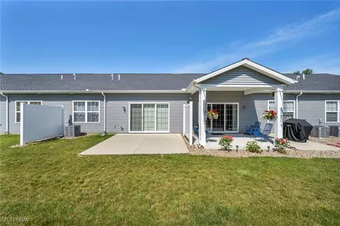 242 Oak Tree Ln, Elyria, OH 44035 photo 27