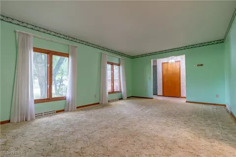 5535 Veldon Cir NE, Canton, OH 44721 photo 4
