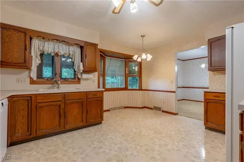 5535 Veldon Cir NE, Canton, OH 44721 photo 8