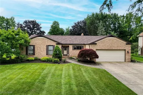 8016 Meloria Ln, Mentor, OH 44060