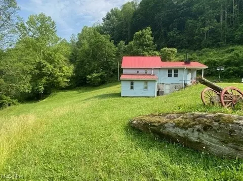 8710 Clay Rd, Left Hand, WV 25251