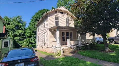 517 8th St, Marietta, OH 45750