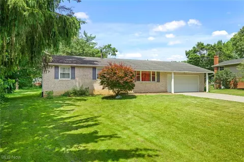 8185 Willowhurst Cir NW, North Canton, OH 44720