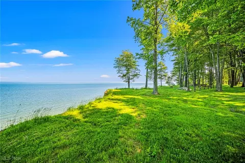 Vl Lake Road, North Kingsville, OH 44068