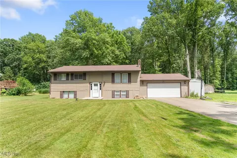 5511 Donner Dr, New Franklin, OH 44216