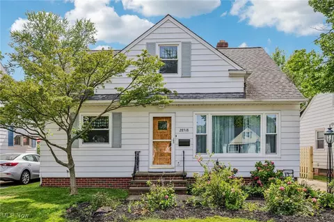 28518 Arlington Cir, Willowick, OH 44095