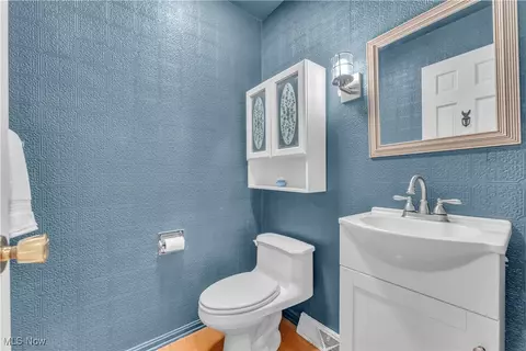 Bath - 820 Old Spring Rd, Copley, OH 44321 photo 1 of 5