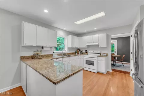 Kitchen - 820 Old Spring Rd, Copley, OH 44321 photo 4 of 4