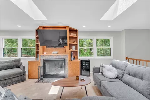 Living - 820 Old Spring Rd, Copley, OH 44321 photo 6 of 7