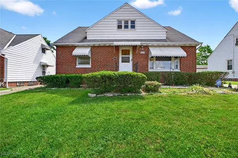 5077 Catherine St, Maple Heights, OH 44137