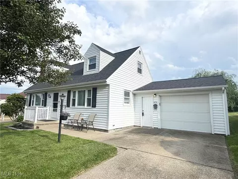 470 Geneva Ave, Struthers, OH 44471 photo 2