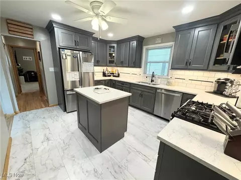 470 Geneva Ave, Struthers, OH 44471 photo 8