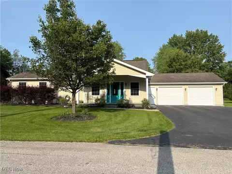 18715 Mount Pleasant Dr, Chagrin Falls, OH 44023