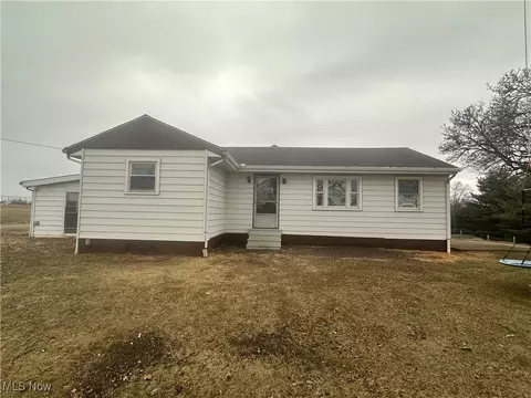 1425 Flint Ridge Rd, Hopewell, OH 43746