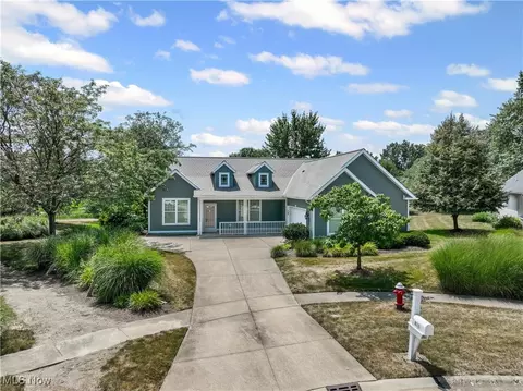 2008 Nottingham Pkwy, Avon, OH 44011