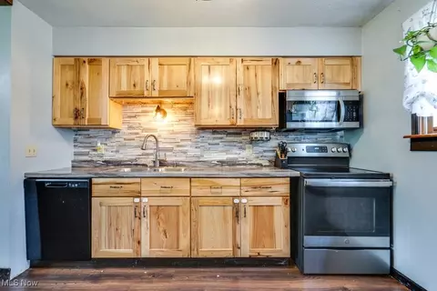 8998 Horn Rd, Windham, OH 44288 photo 13