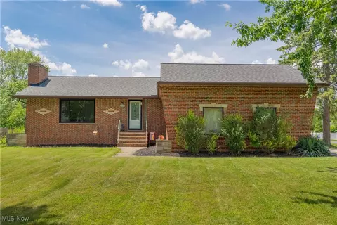 8240 Craig Ln, Broadview Heights, OH 44147