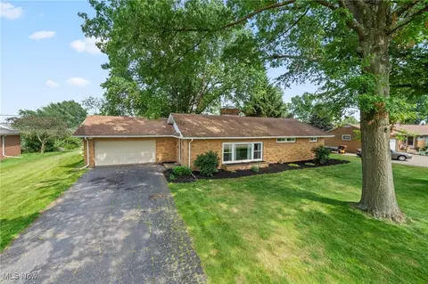 5912 Echodell Ave NW, North Canton, OH 44720