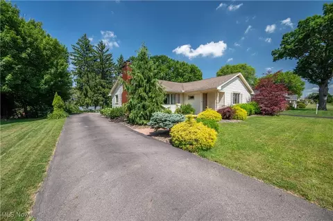 573 Grandview Ave, East Palestine, OH 44413
