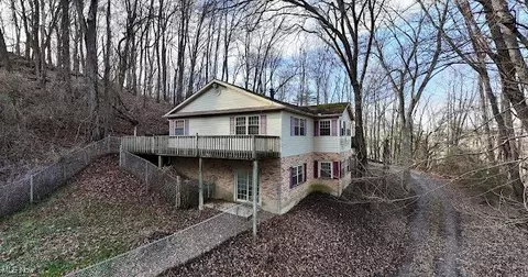 1451 Ridge Rd NE, New Philadelphia, OH 44663