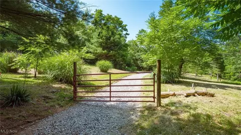 6495 Butcher Knife Rd, Somerset, OH 43783
