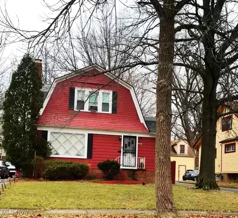 1001 Yellowstone Rd, Cleveland Heights, OH 44121