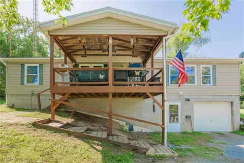 2176 Pageant Rd SE, Carrollton, OH 44615