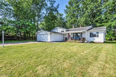 872 Deborah Dr, Willowick, OH 44095