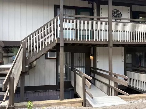 1611 Treetop Trl #B, Akron, OH 44313