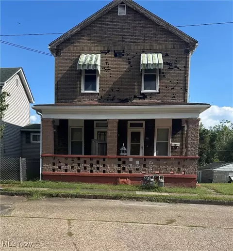 306 4th St, Yorkville, OH 43971