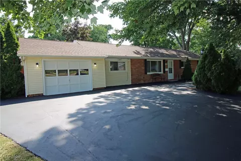 4120 Klein Ave, Stow, OH 44224