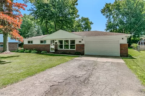 109 Normandy Dr, Painesville, OH 44077