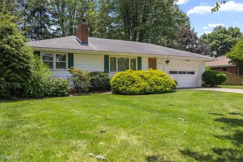 39561 Robert Ln, Elyria, OH 44035 photo 3