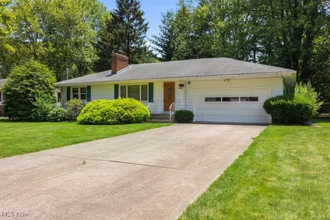 39561 Robert Ln, Elyria, OH 44035 photo 2