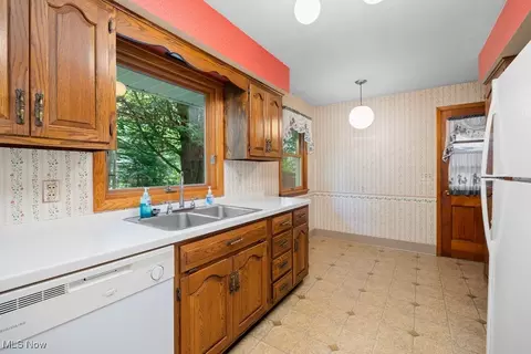 39561 Robert Ln, Elyria, OH 44035 photo 12